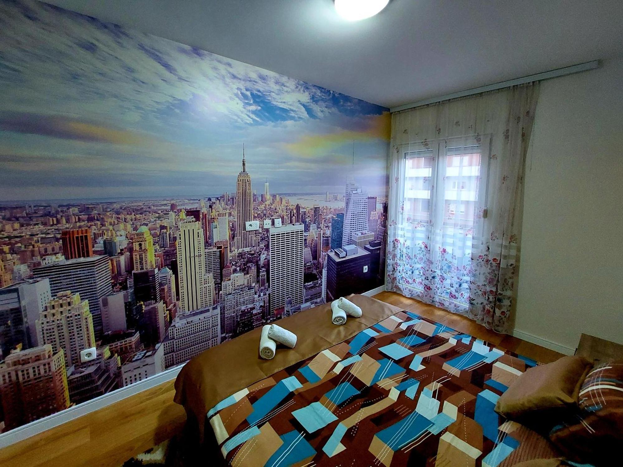 New York - Central Point Podgorica Phòng bức ảnh